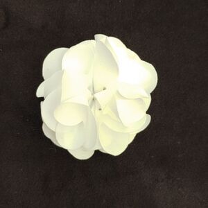 MEN'S LARGE WHITE SOLID LAPEL FLOWER.